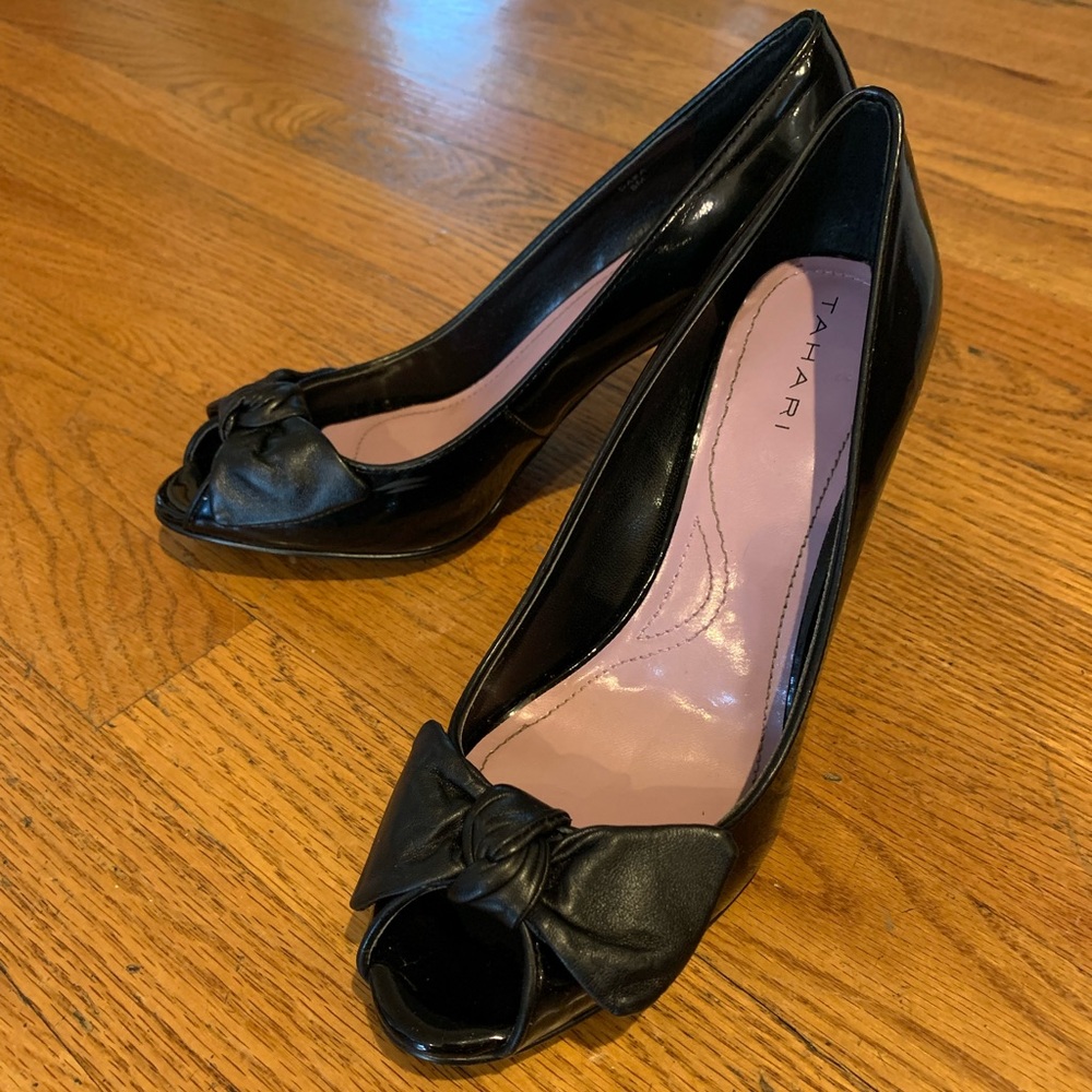 Tahari Ta-Dara heels